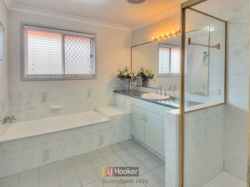 99 Davrod Street, Robertson QLD 4109