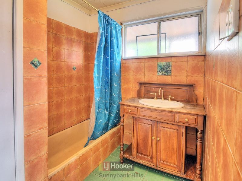 250 Mt Gravatt-Capalaba Road, Wishart QLD 4122