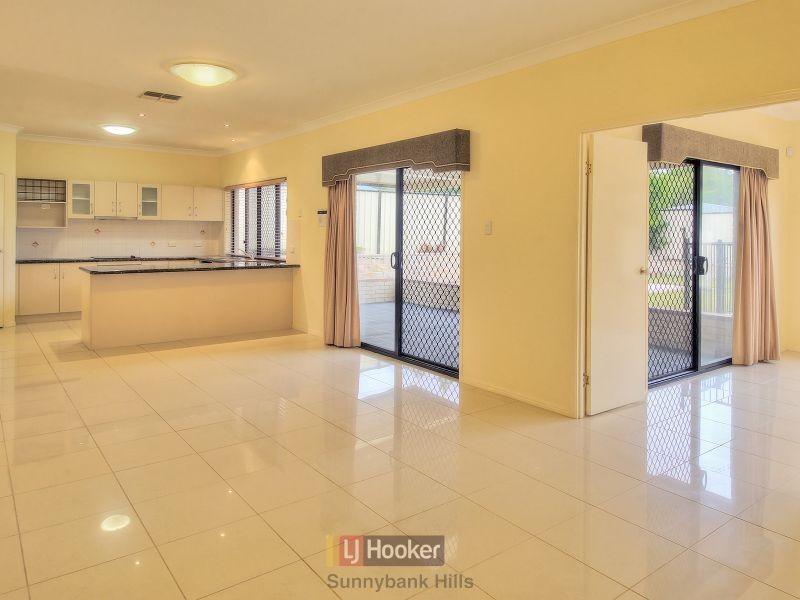 17 Waterbrooke Circuit, Drewvale QLD 4116
