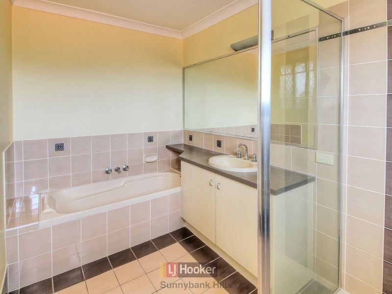 17 Waterbrooke Circuit, Drewvale QLD 4116