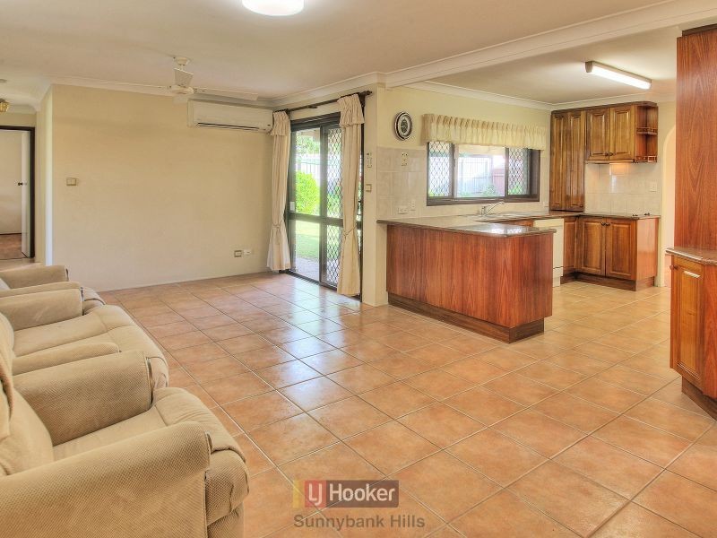 6 Lambeth Place, Macgregor QLD 4109