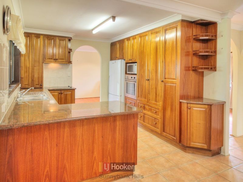 6 Lambeth Place, Macgregor QLD 4109