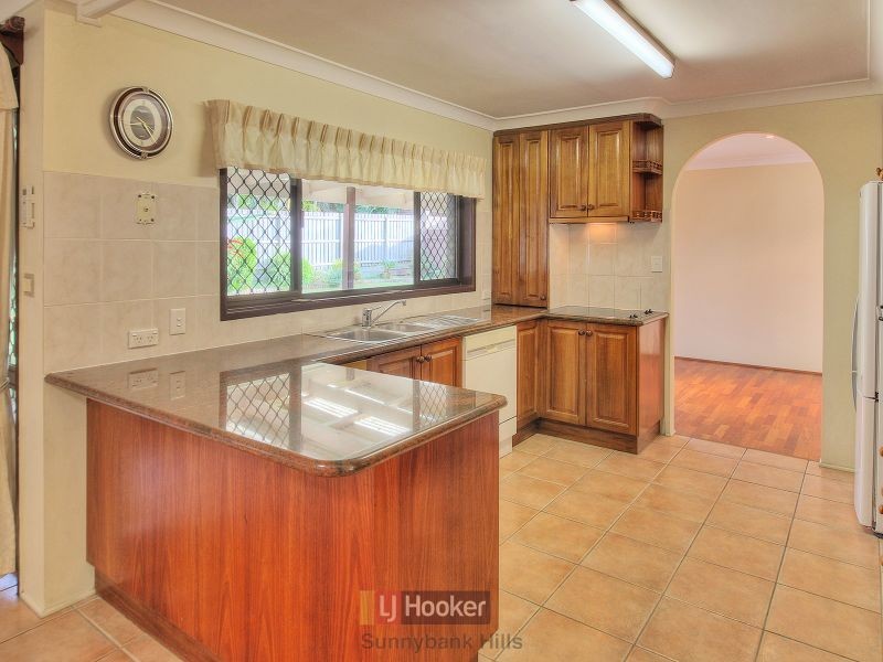 6 Lambeth Place, Macgregor QLD 4109