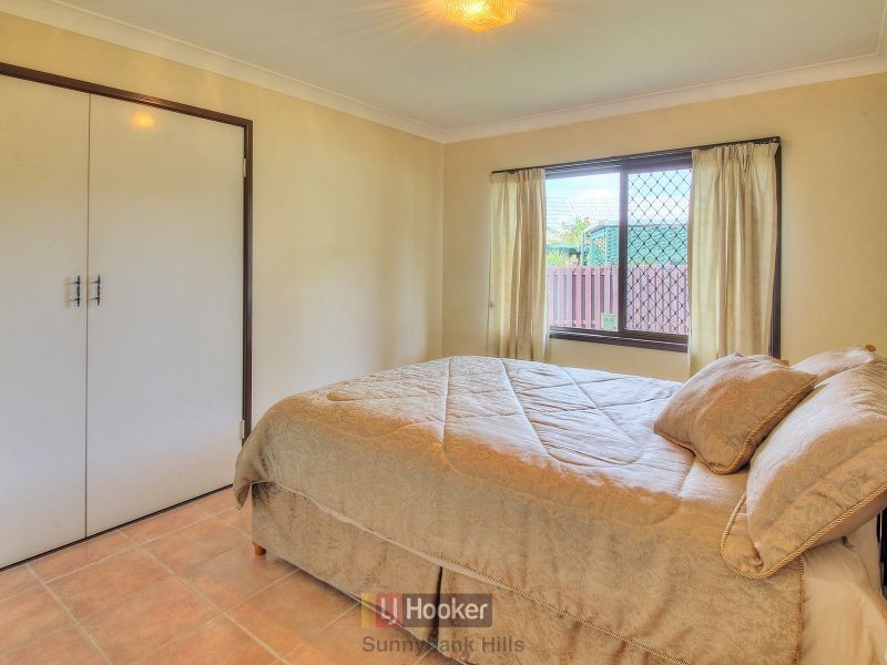 6 Lambeth Place, Macgregor QLD 4109