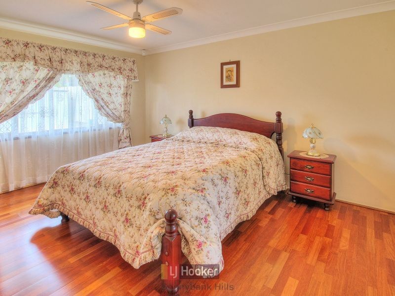 6 Lambeth Place, Macgregor QLD 4109