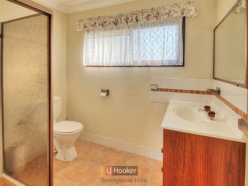 6 Lambeth Place, Macgregor QLD 4109