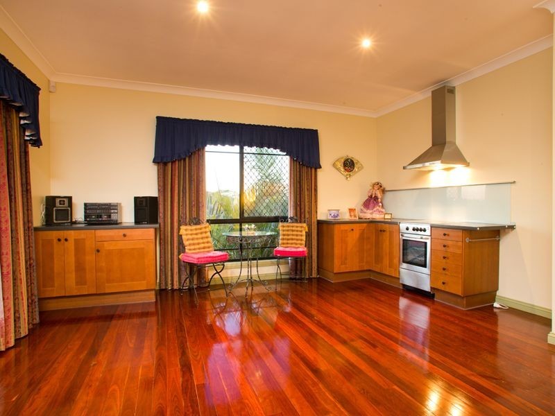 6 Lavender Close, Calamvale QLD 4116