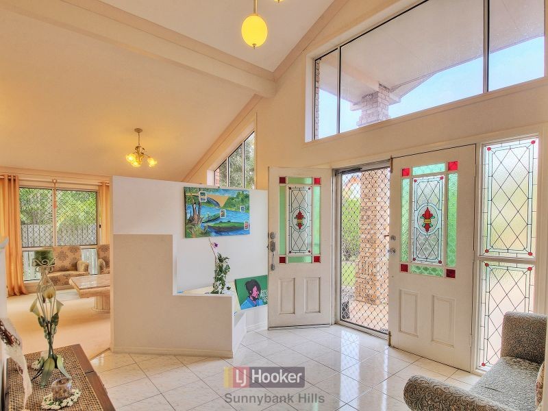 11 Liquidambar Place, Stretton QLD 4116