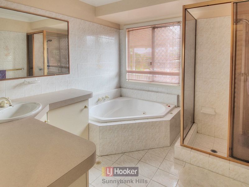 11 Liquidambar Place, Stretton QLD 4116