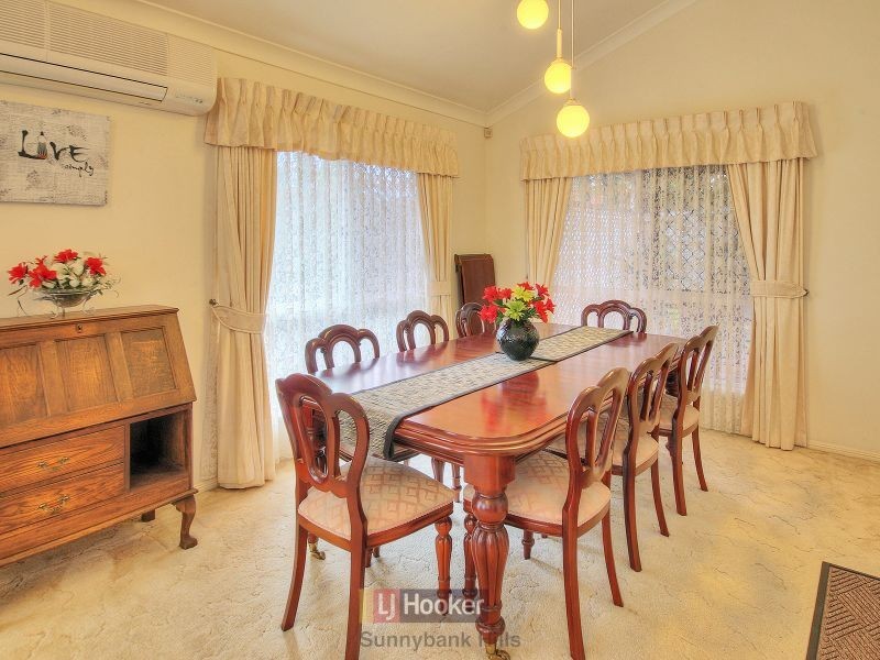 10 Swan Lake Crescent, Calamvale QLD 4116