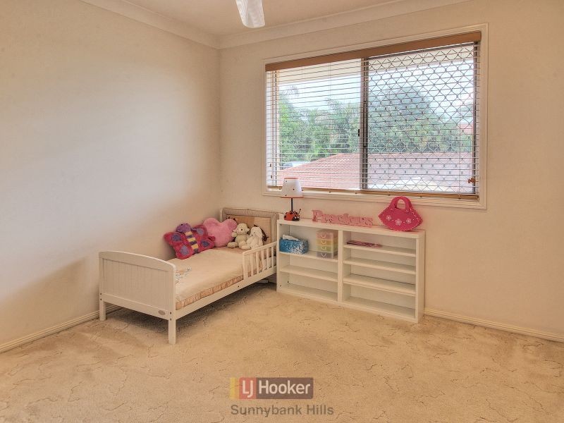 10 Swan Lake Crescent, Calamvale QLD 4116