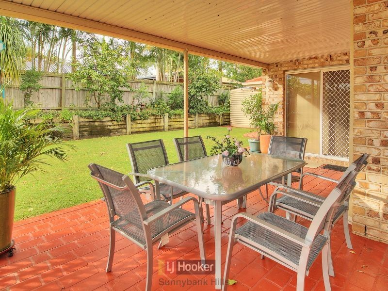 10 Swan Lake Crescent, Calamvale QLD 4116