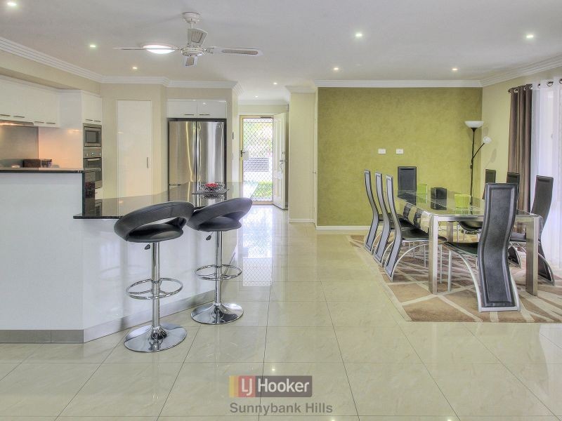 5 Grove Court, Eight Mile Plains QLD 4113