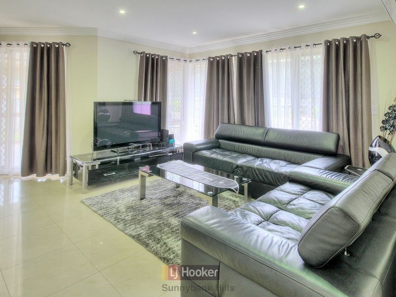 5 Grove Court, Eight Mile Plains QLD 4113