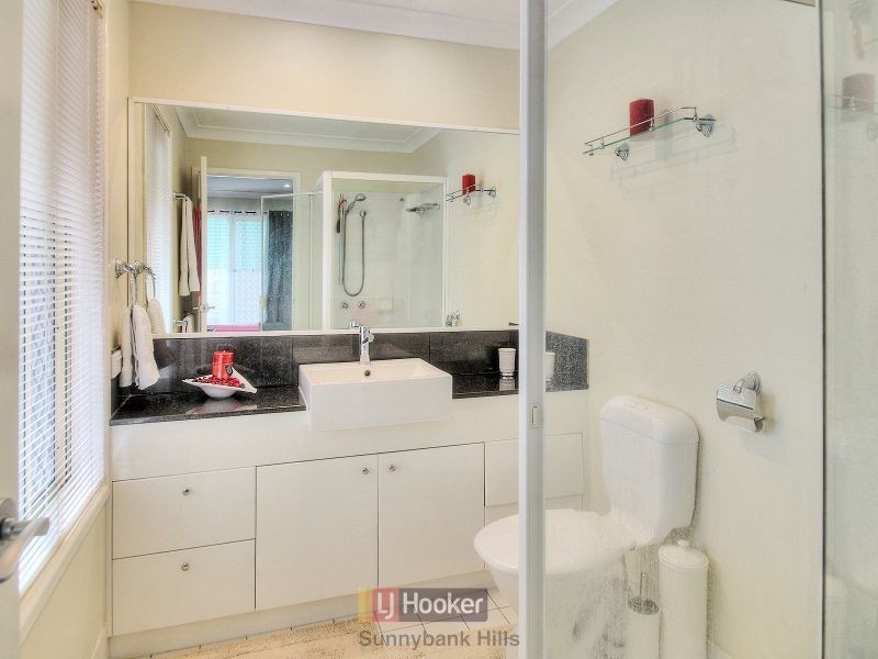 5 Grove Court, Eight Mile Plains QLD 4113