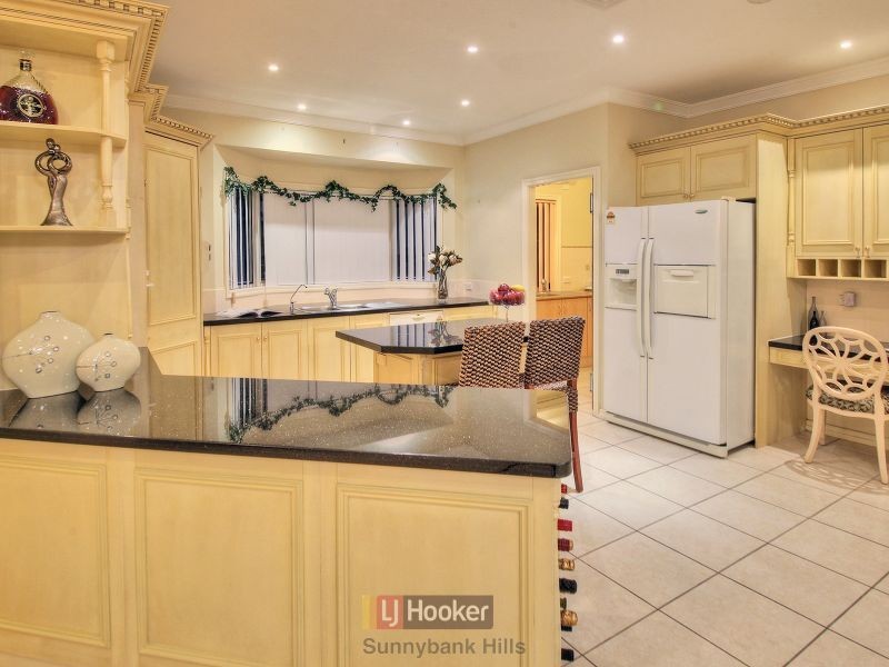 15 Regent Street, Eight Mile Plains QLD 4113