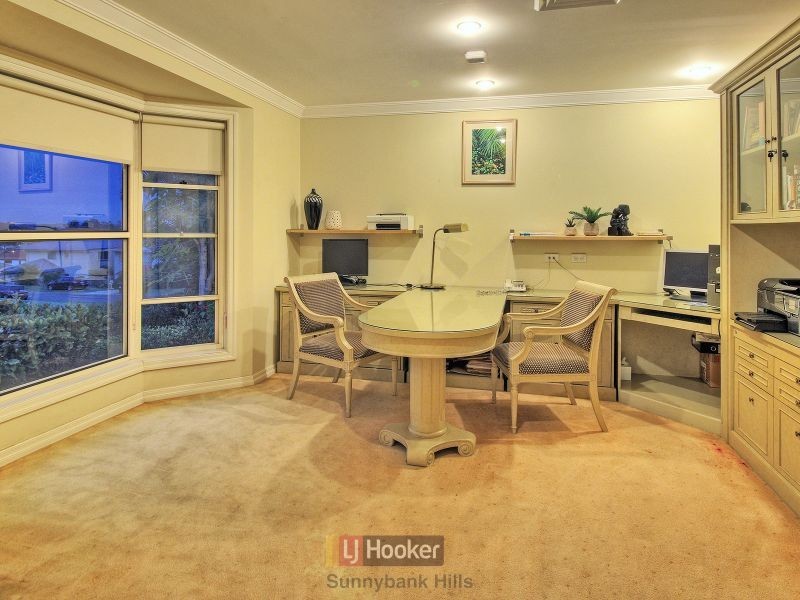 15 Regent Street, Eight Mile Plains QLD 4113