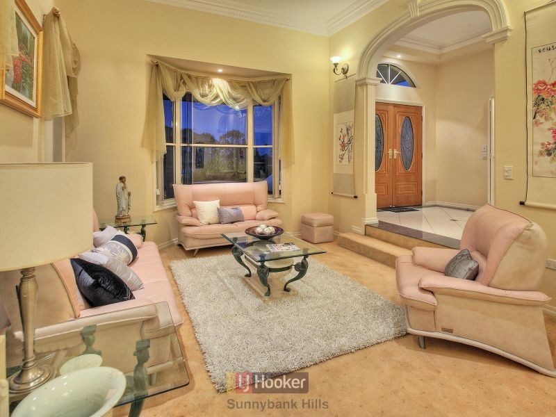 15 Regent Street, Eight Mile Plains QLD 4113