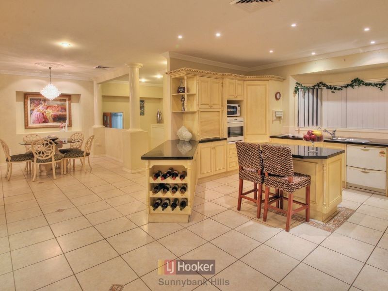 15 Regent Street, Eight Mile Plains QLD 4113