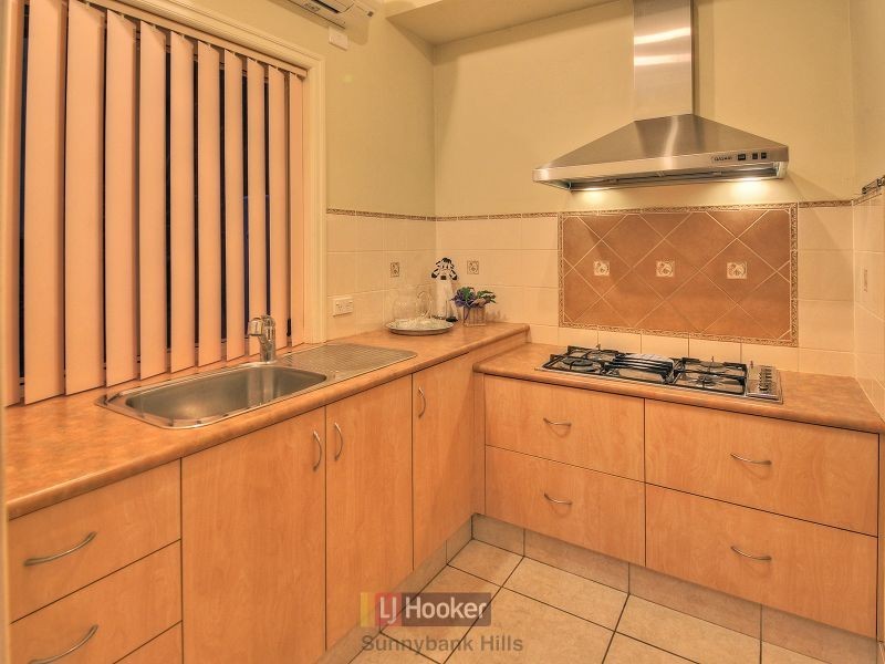 15 Regent Street, Eight Mile Plains QLD 4113