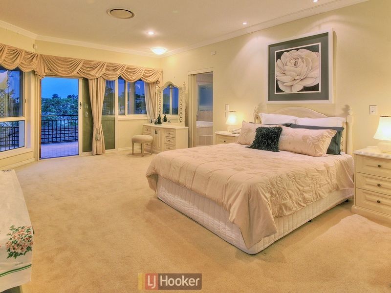 15 Regent Street, Eight Mile Plains QLD 4113