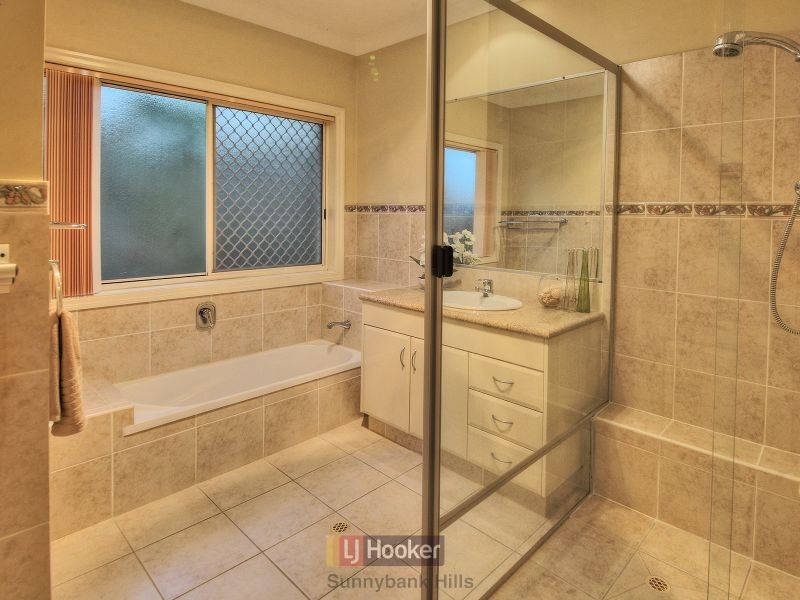 15 Regent Street, Eight Mile Plains QLD 4113