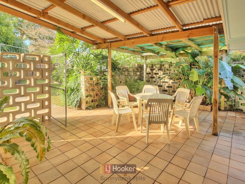 3 Ash Avenue, Woodridge QLD 4114
