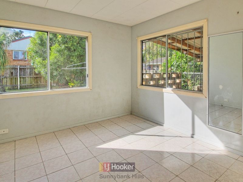 3 Ash Avenue, Woodridge QLD 4114