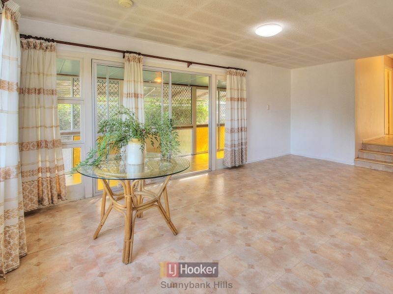 3 Ash Avenue, Woodridge QLD 4114