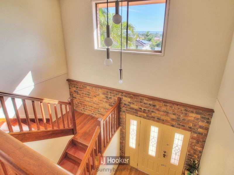 10 Hearnville Street, Robertson QLD 4109