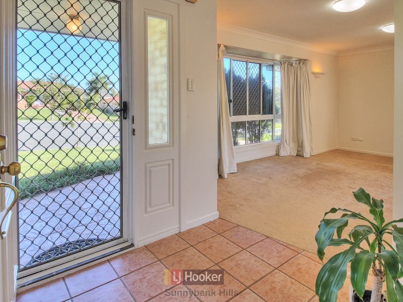12 Scarlet Oak Place, Calamvale QLD 4116