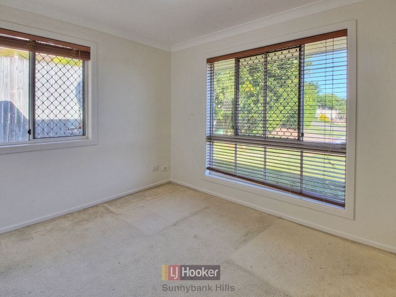 12 Scarlet Oak Place, Calamvale QLD 4116