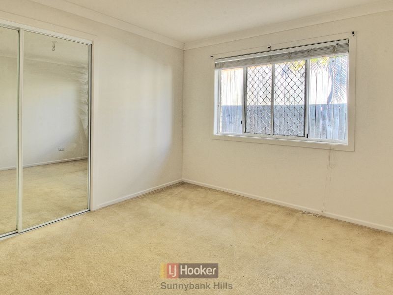 12 Scarlet Oak Place, Calamvale QLD 4116