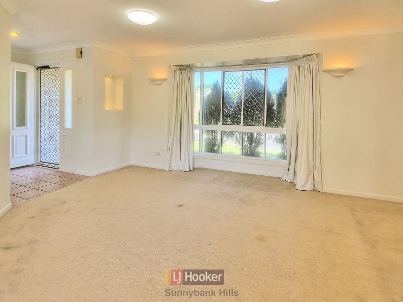 12 Scarlet Oak Place, Calamvale QLD 4116
