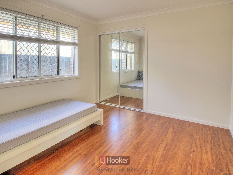 12 Scarlet Oak Place, Calamvale QLD 4116