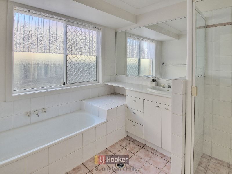 12 Scarlet Oak Place, Calamvale QLD 4116