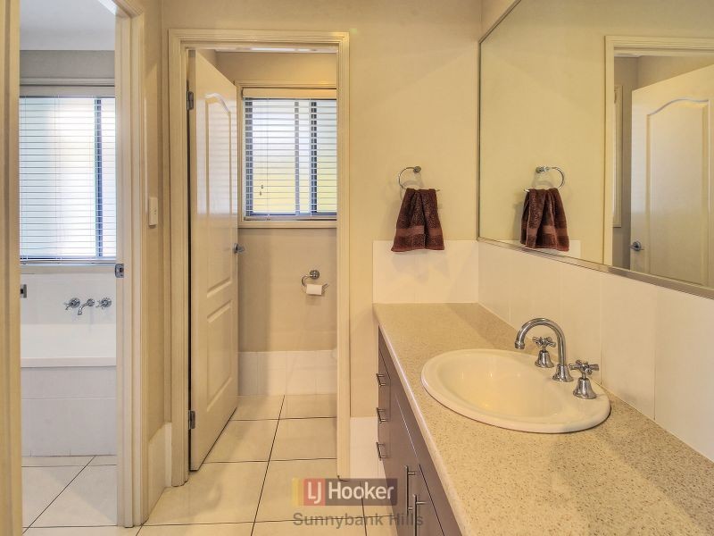 20 Morialta Place, Parkinson QLD 4115