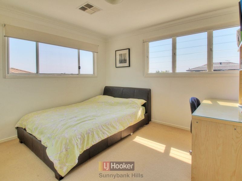 4 Trevi Close, Eight Mile Plains QLD 4113