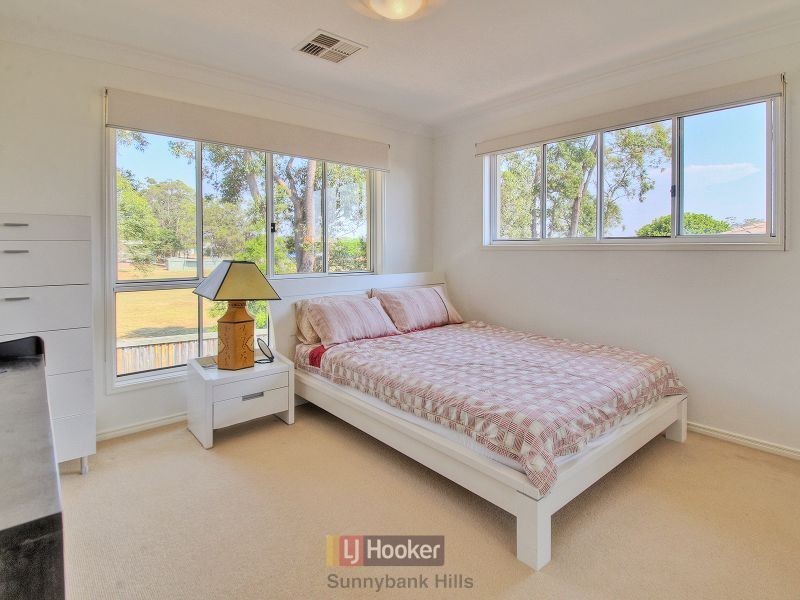 4 Trevi Close, Eight Mile Plains QLD 4113