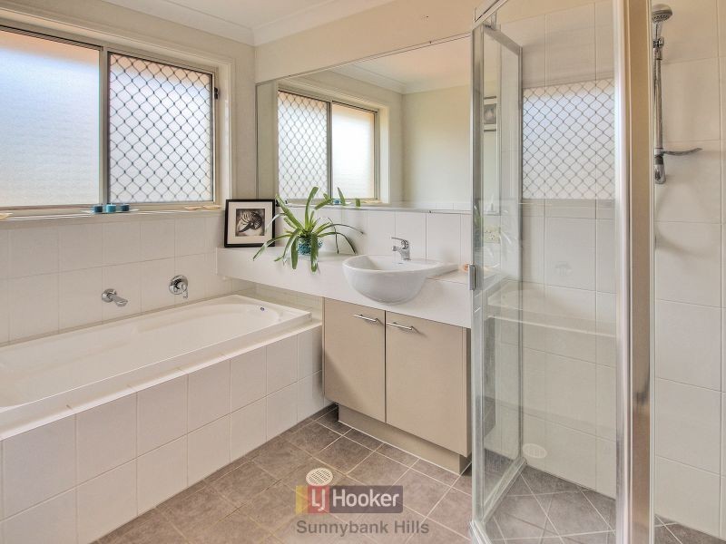 14 Yvonne Road, Eight Mile Plains QLD 4113