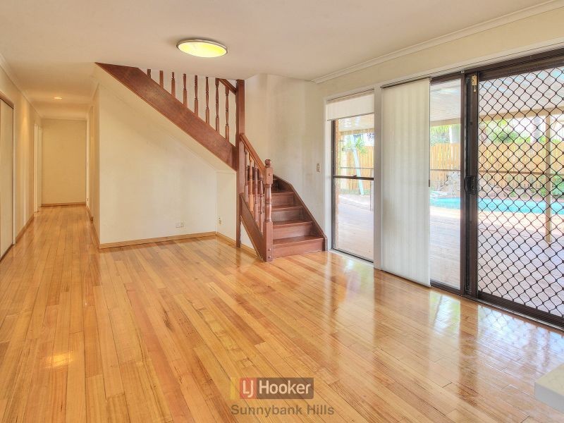 8 Monsour Street, Calamvale QLD 4116