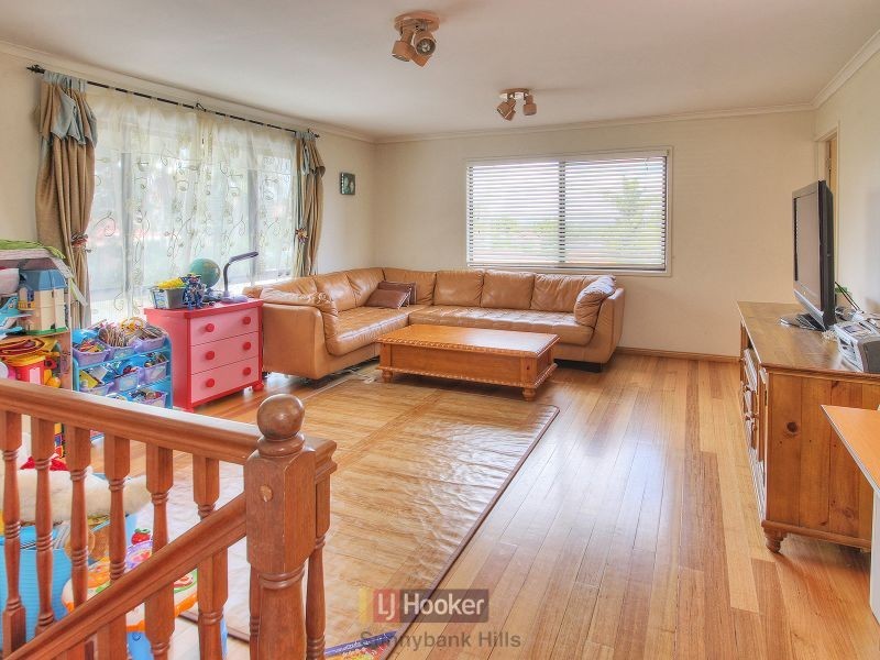 8 Monsour Street, Calamvale QLD 4116