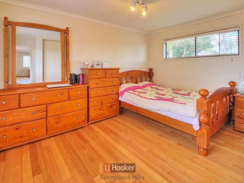 8 Monsour Street, Calamvale QLD 4116