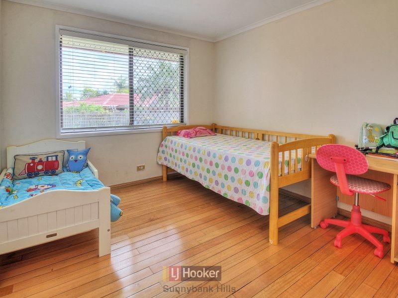 8 Monsour Street, Calamvale QLD 4116