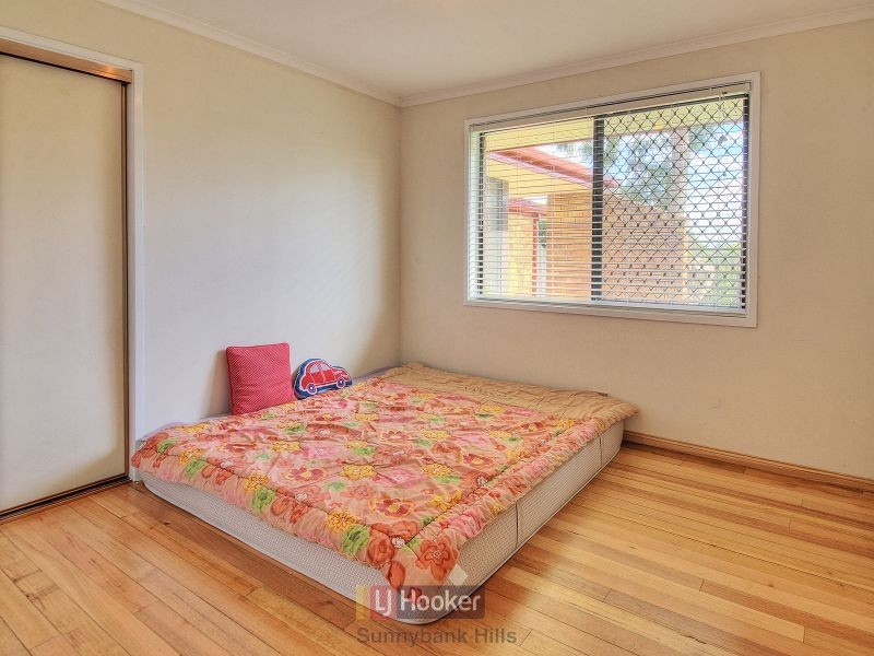 8 Monsour Street, Calamvale QLD 4116