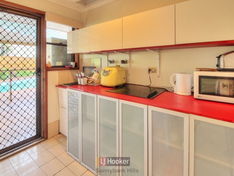 8 Monsour Street, Calamvale QLD 4116