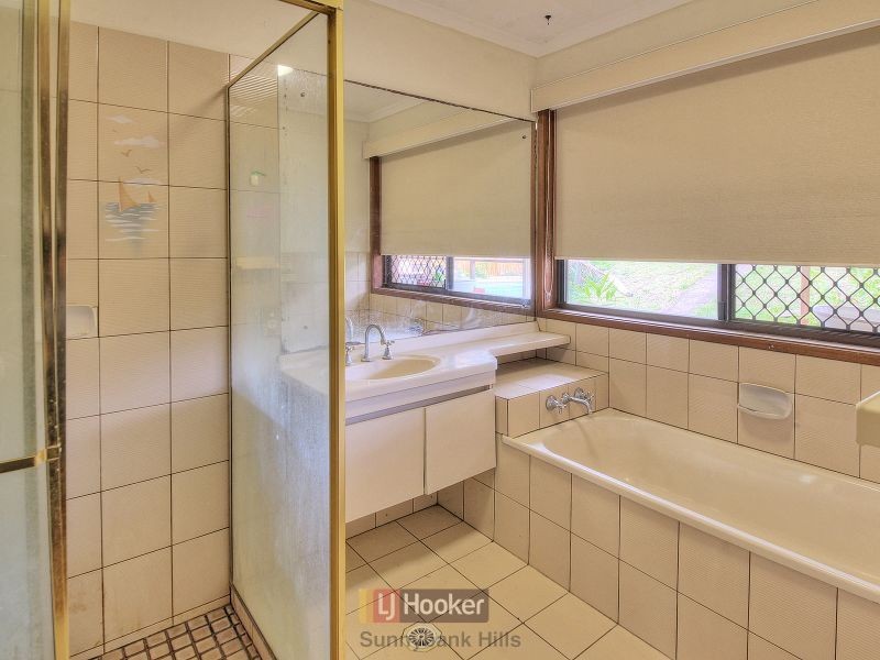 8 Monsour Street, Calamvale QLD 4116