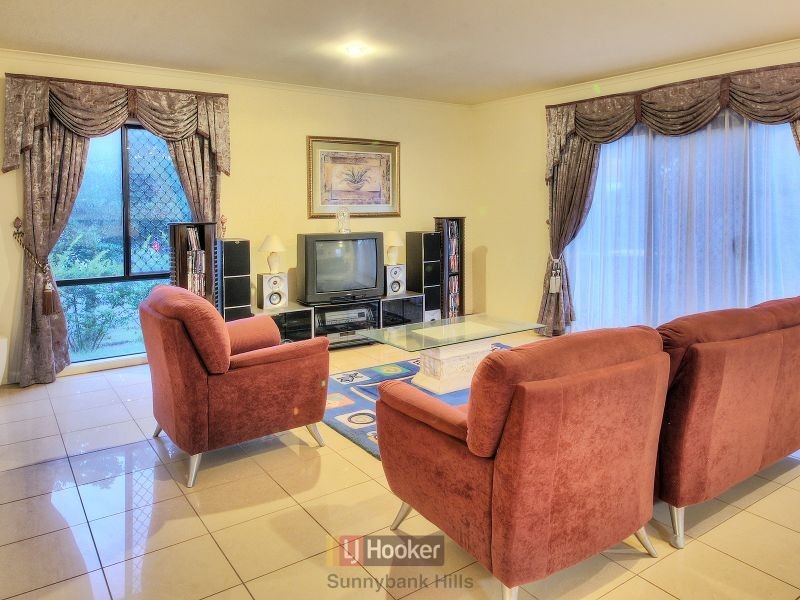 128 Bordeaux Street, Eight Mile Plains QLD 4113