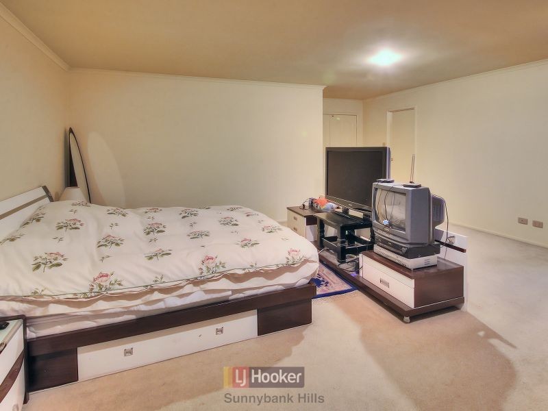 128 Bordeaux Street, Eight Mile Plains QLD 4113