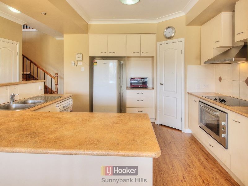 28 Vaucluse Place, Parkinson QLD 4115